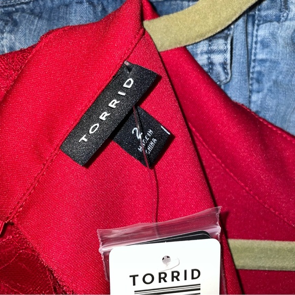 Torrid 2X Red Lace High Neck Date Night Peep Hole Skater Mini Dress NWT - Picture 3 of 7